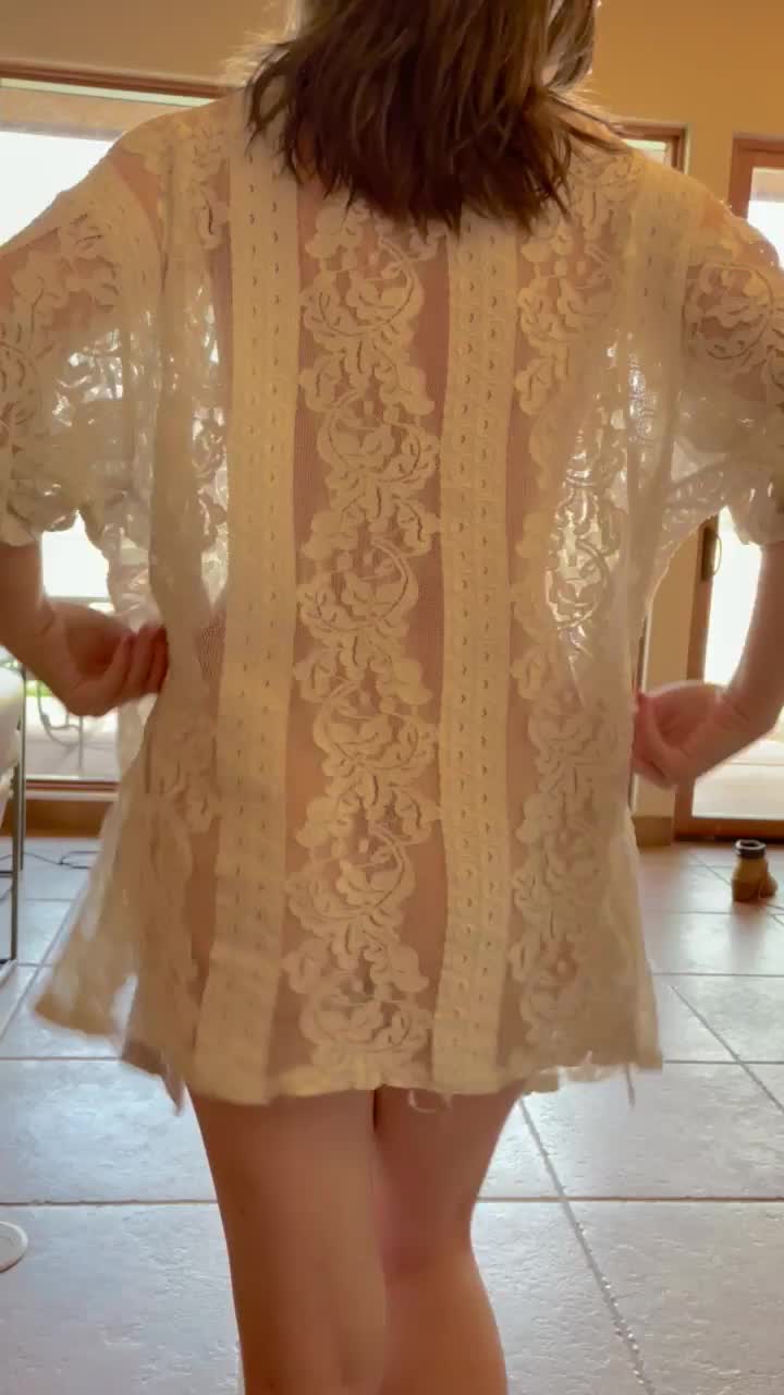 How many dads want to fuck me in front of these windows? : video clip