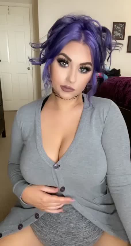 Hope my boobs can get your cock hard this morning : video clip