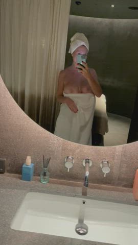 Can my Milf body make your dick hard… : video clip