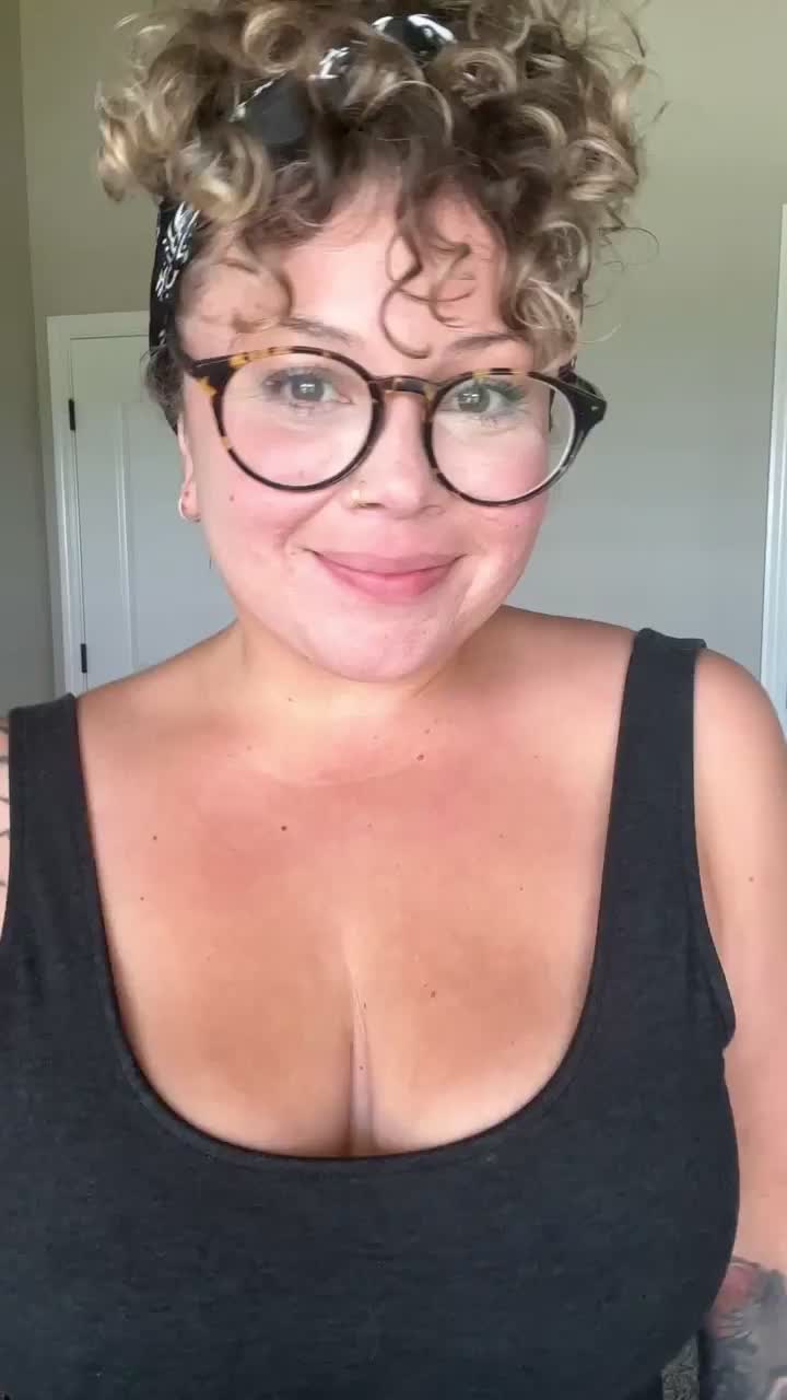 Milf titties are so soft and so bouncy!!! (40f) 🔥❤️😘 : video clip