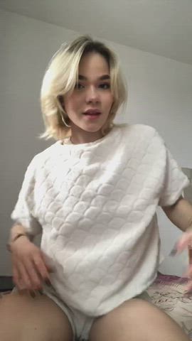 juicy tits are hidden under soft pajamas : video clip