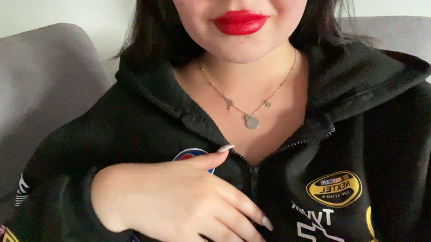 i can be your 18yo asian gf : video clip