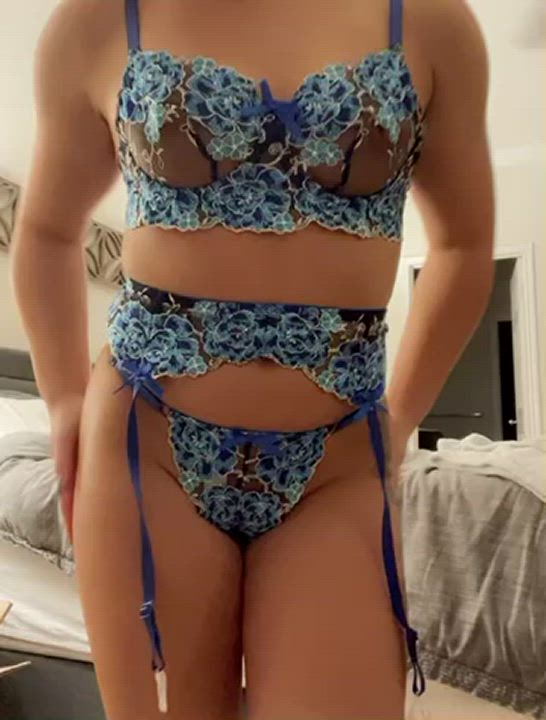 Would you fuck me? I'm only 4'10 😇 : video clip