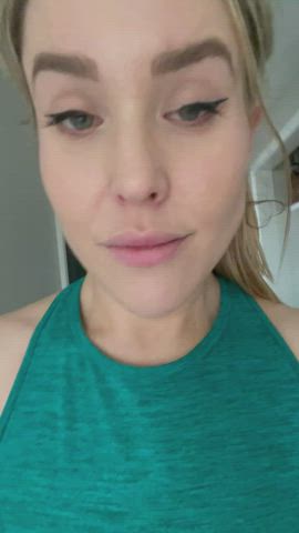 Here’s your coffee & a daily dose of my bouncing tits : video clip