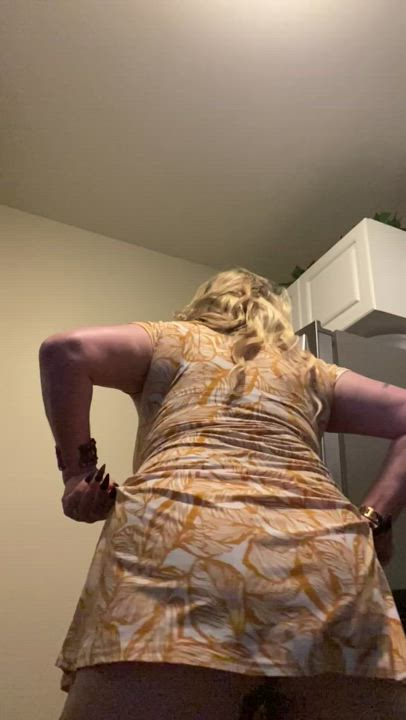 Can I dance on your face? : video clip