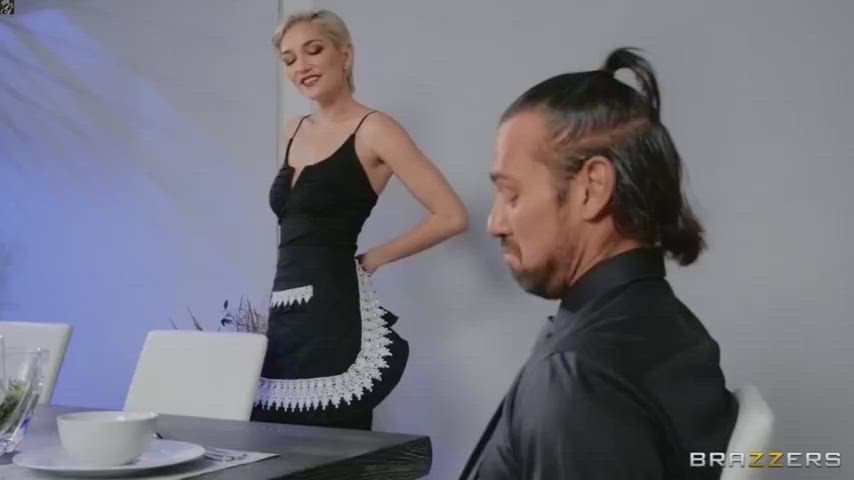 Pussy Is Served : video clip