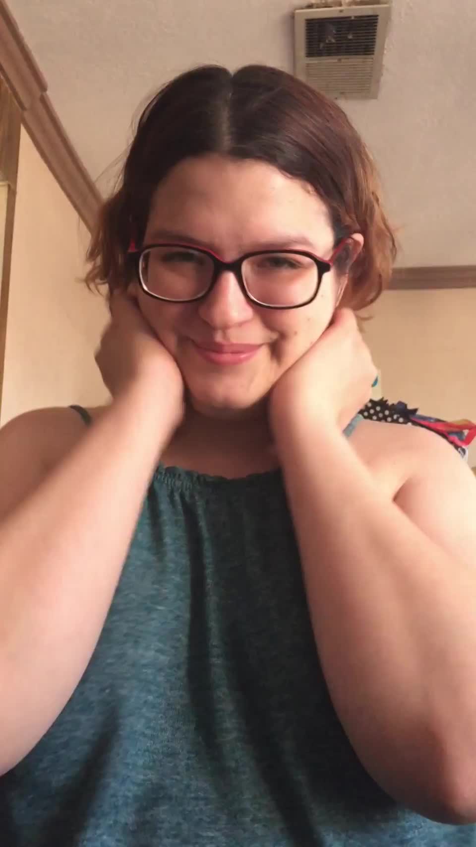 Love playing with my boobs, I prefer having some help : video clip