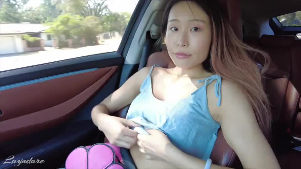 If you honk, I'll flash these to you! [GIF] : video clip