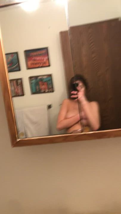 Woke Up With My Tits Looking Real Busty, Had To Show My Daddies : video clip