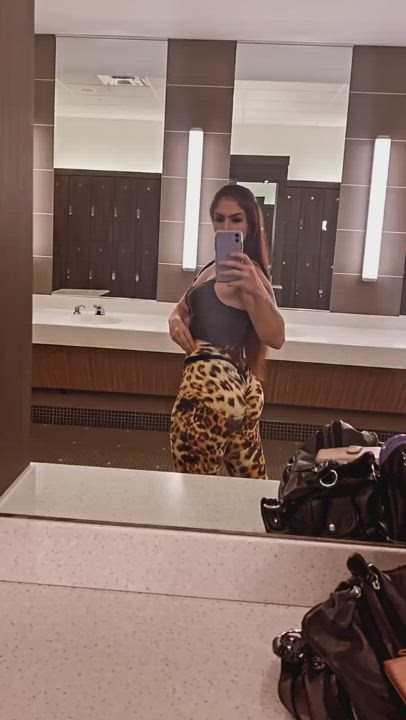 Do you want to workout with me? (F27) : video clip