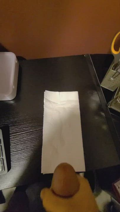 One bukkake 💦💦 shot over the desk and hit the wall 🎯 : video clip