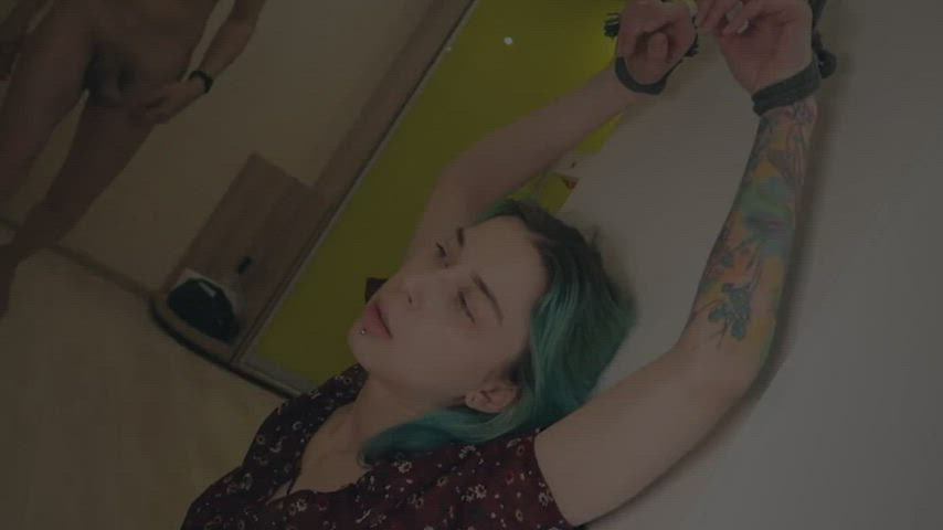 She's nothing but a fucktoy : video clip