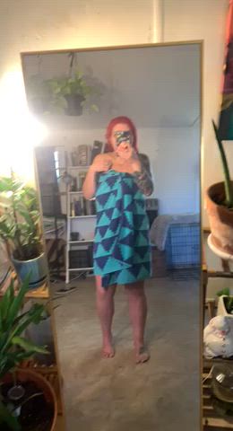 Just a peak under my towel : video clip