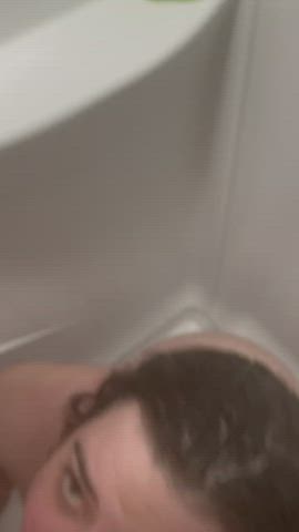 Shower blowjobs and eye contact❤️ : video clip