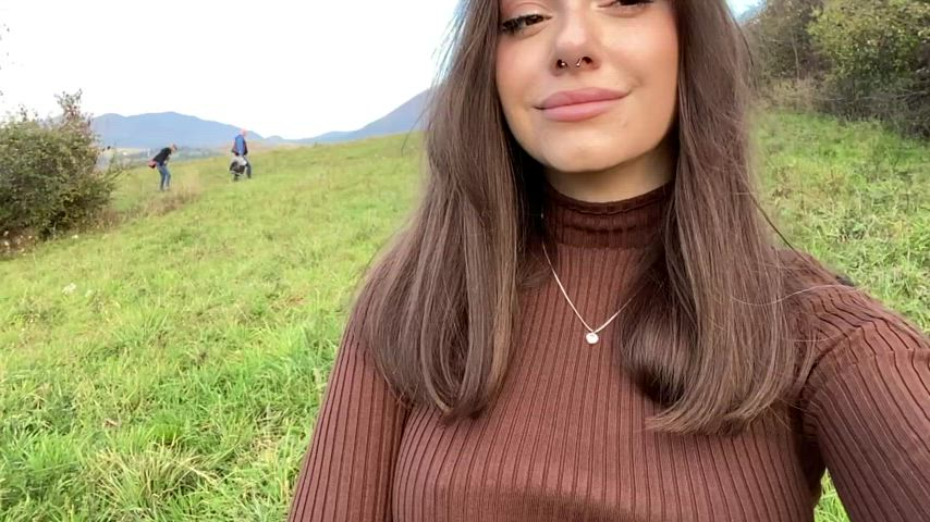 Would you fuck me between classes ? : video clip