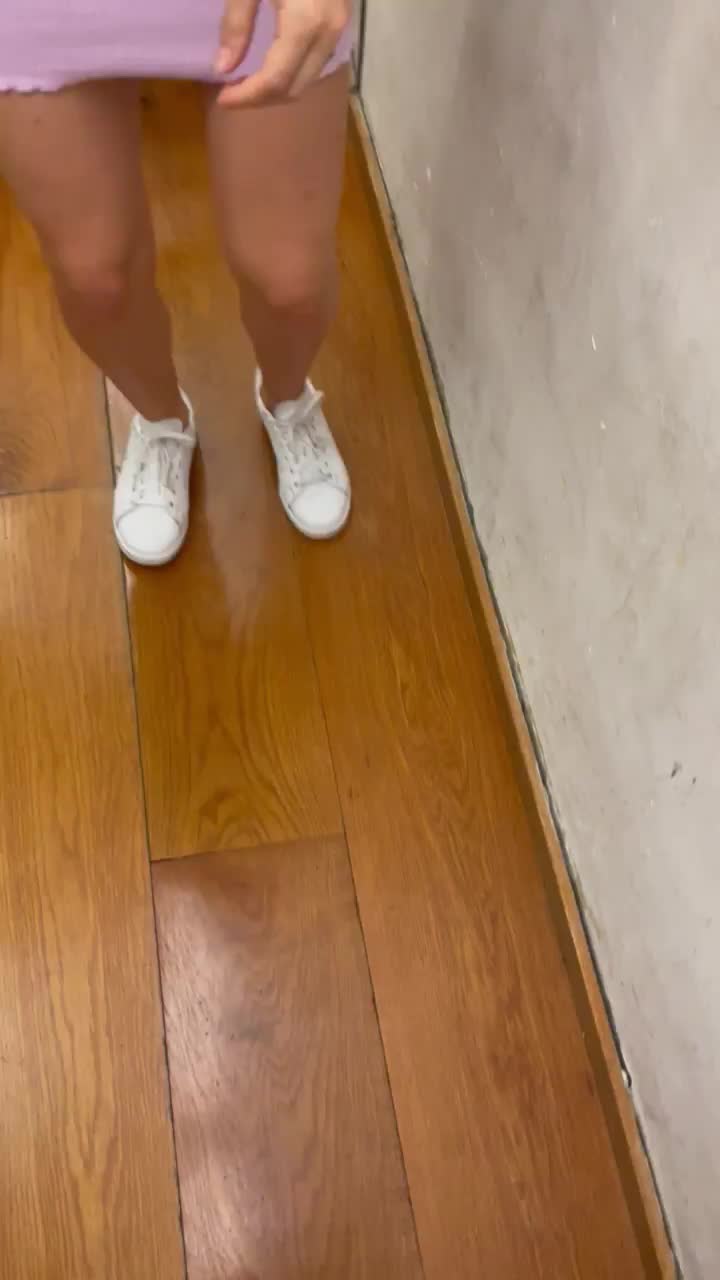 It was fun sucking him off until someone came out of the changing rooms! : video clip