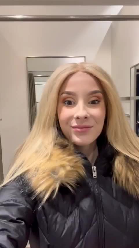 Ever wondered why girls like shopping? I'm not usually a fan, but this was a pretty fun trip 😋💕 [gif] : video clip