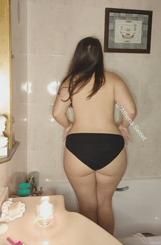 Would you fuck me right now? : video clip