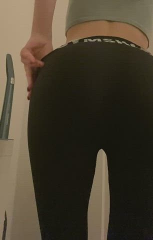I can‘t wait to do squats on your dick after my workout : video clip