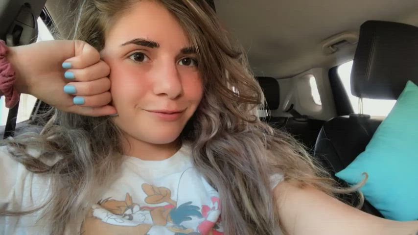 Do you like short girls with puffy pussies?🙈💛 : video clip
