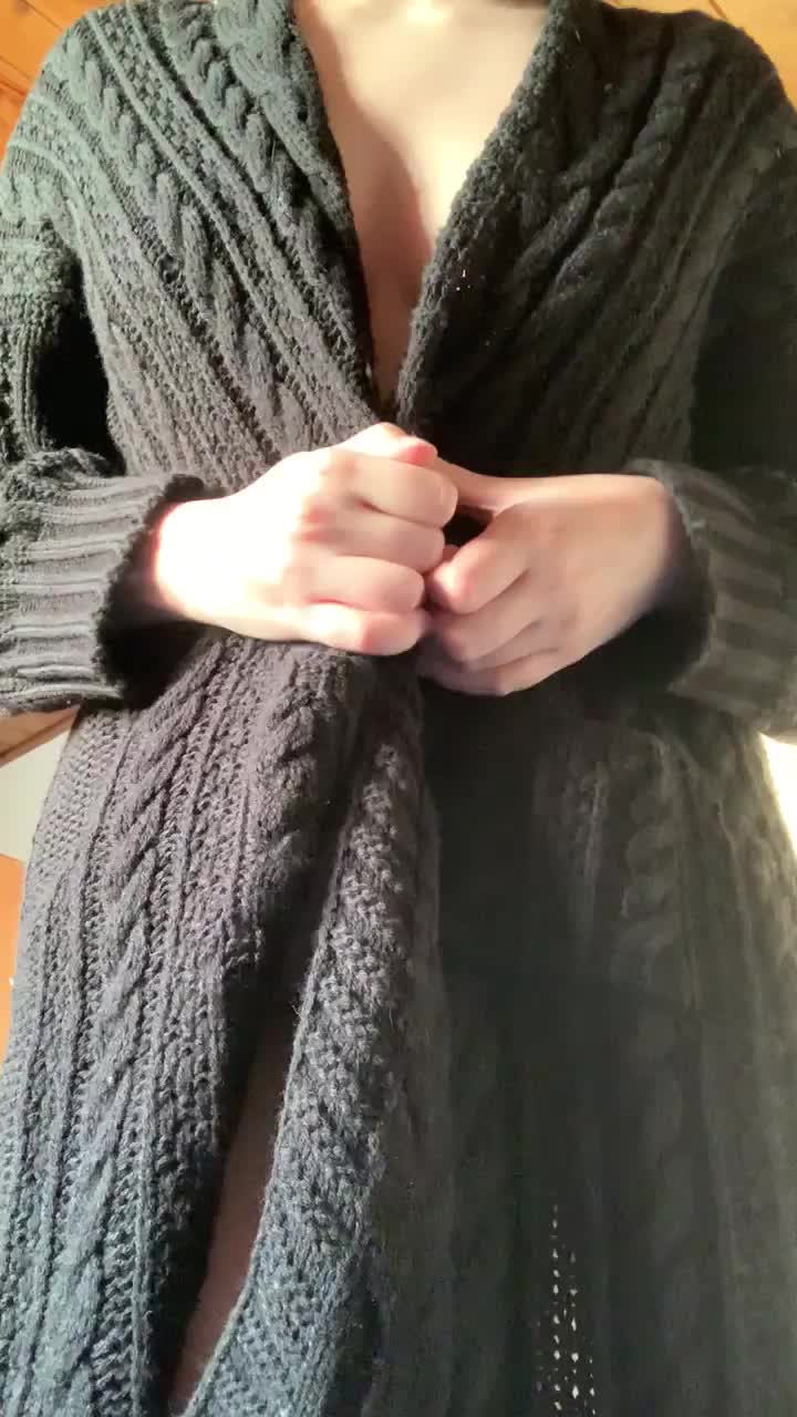 I think that nerdy girls like me should show their naughty side more! : video clip