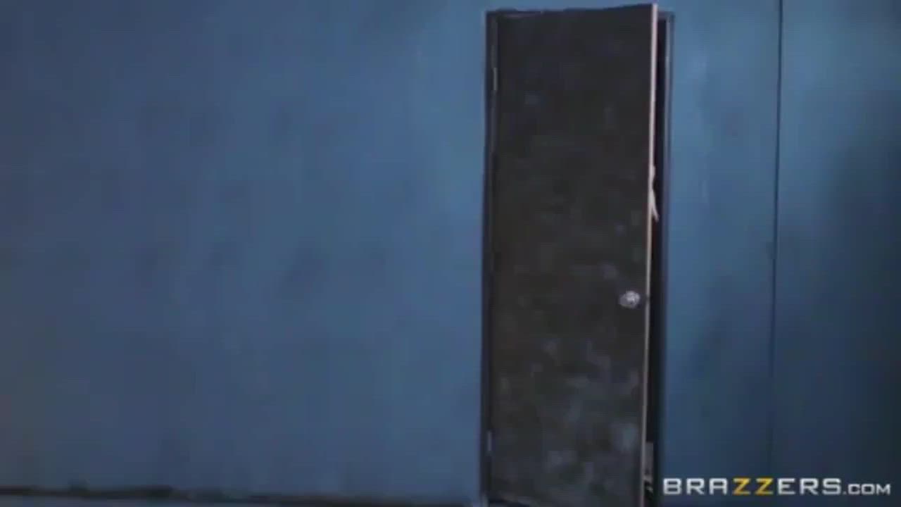 Happy New Year - Have Some Free Anal : video clip
