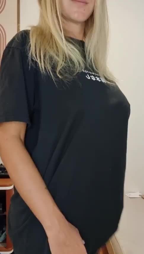 do you like to see them jiggle jiggle? : video clip