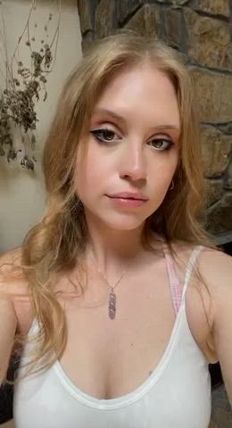 Do you like girls who love the taste of cum? : video clip