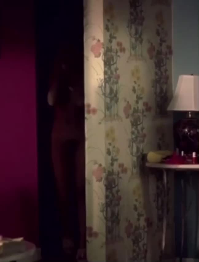 Alexis Dziena - Broken Flowers (2005) : video clip