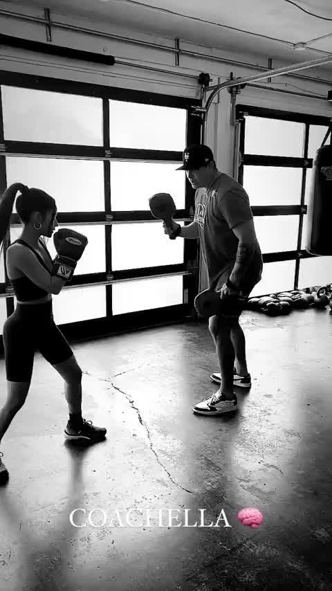 Becky G boxing training 2 : video clip