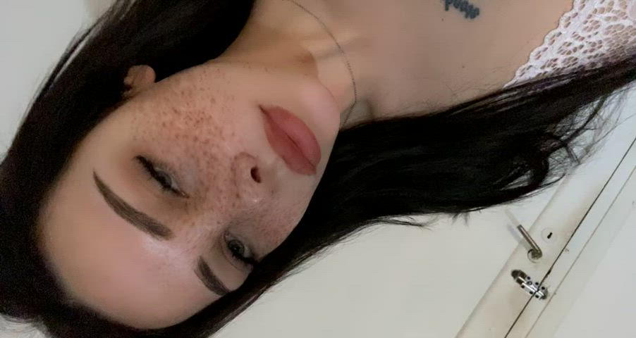 Do you like my butt with my white panties : video clip