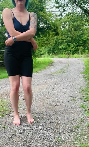 A quick show for the passerbys 🤪 [GIF] : video clip