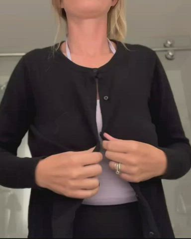 HappyHailey0104 reveal + drop : video clip