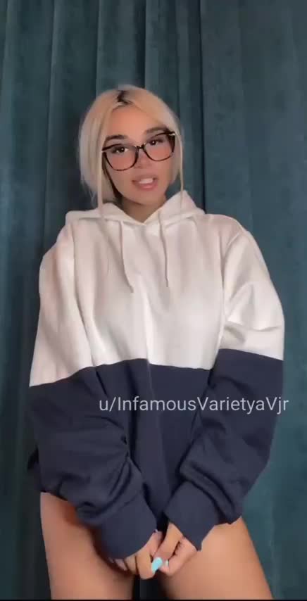 Which boob would you eat for breakfast? : video clip