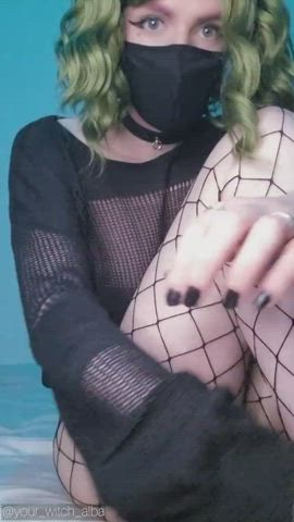 Would love to help this feminine cock spray his cum 👀🥴 : video clip