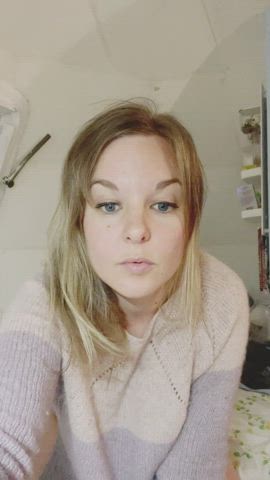 How about a pale evening titty drop for you…? PS: I’ve knitted the jumper myself! : video clip