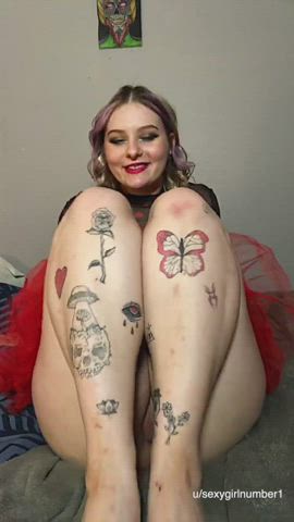 my puffy pussy needs to be played with : video clip