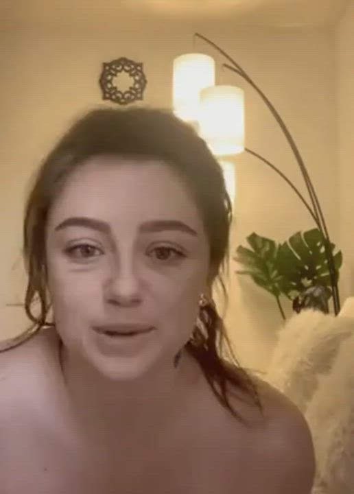 Don't Think They Can Be Too Big... Oh My : video clip
