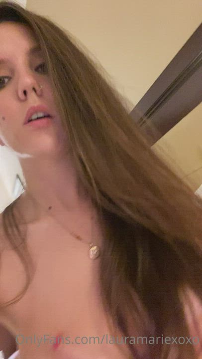 Laura E : video clip