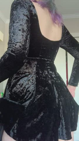 A naughty lil look with an upskirt hehe : video clip