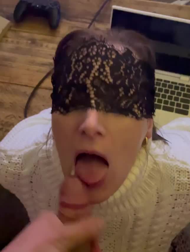 Cum is te breakfast of champions : video clip