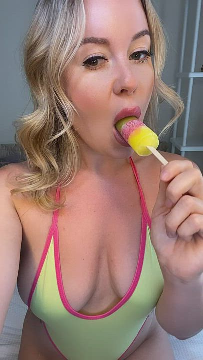 Summer is almost over 😭 Here's some summer content for some sunny feelings 🌞😉 : video clip