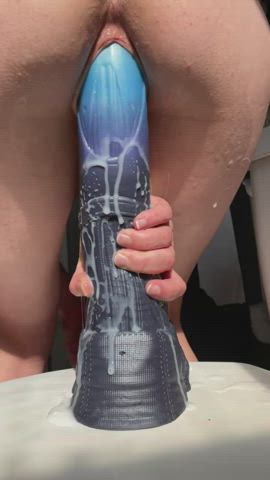 Huge Dildo Pussy Riding Solo Stretching : video clip