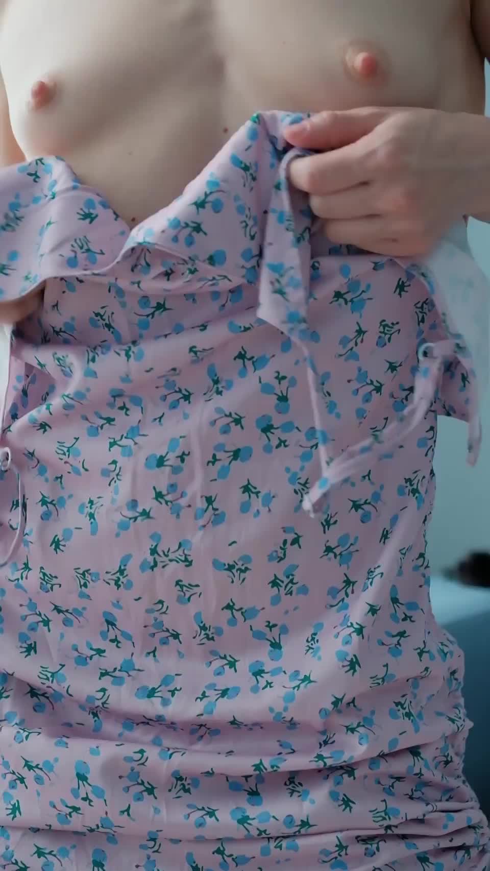 My body is not too pale : video clip