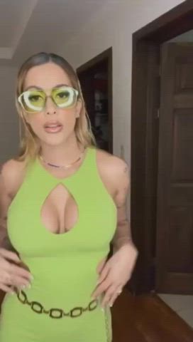 💦 Striptease time 💦 : video clip