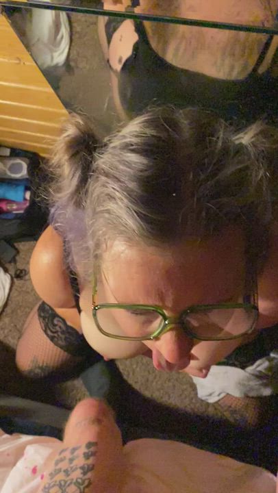 She loves when I cum on her : video clip