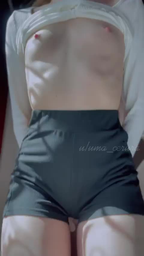 Say hi if I'm your type! : video clip
