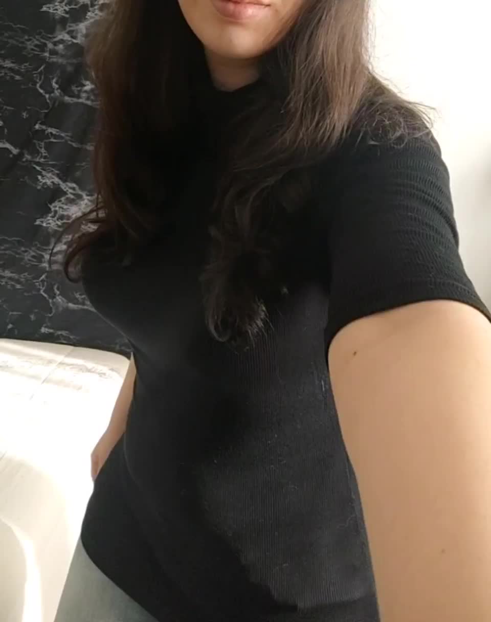 Can I interest you in some big boobs? : video clip