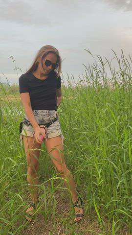 Want to get naughty in public w you ;) : video clip