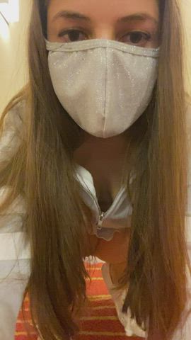 Caught flashing in a hotel hallway [GIF] : video clip